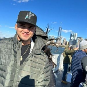 Meet your Posher, Julian dario